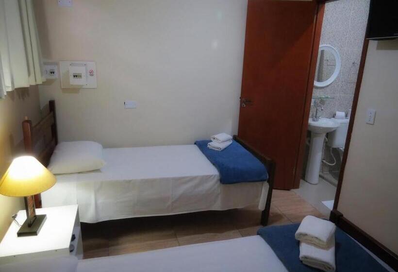 ペンション Pousada Golden House   Próxima Ao Thermas No Centro De Aguas