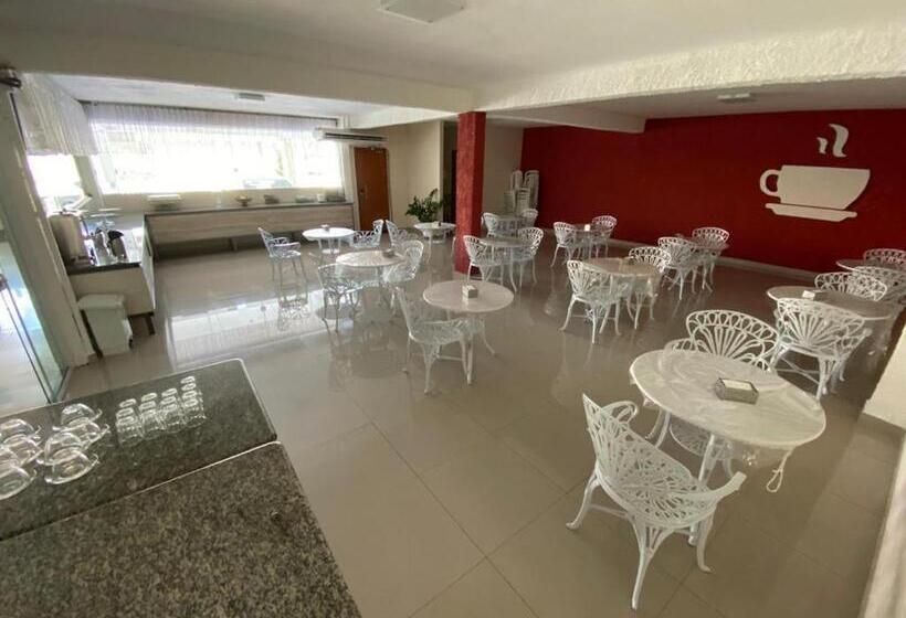 ペンション Pousada Golden House   Próxima Ao Thermas No Centro De Aguas