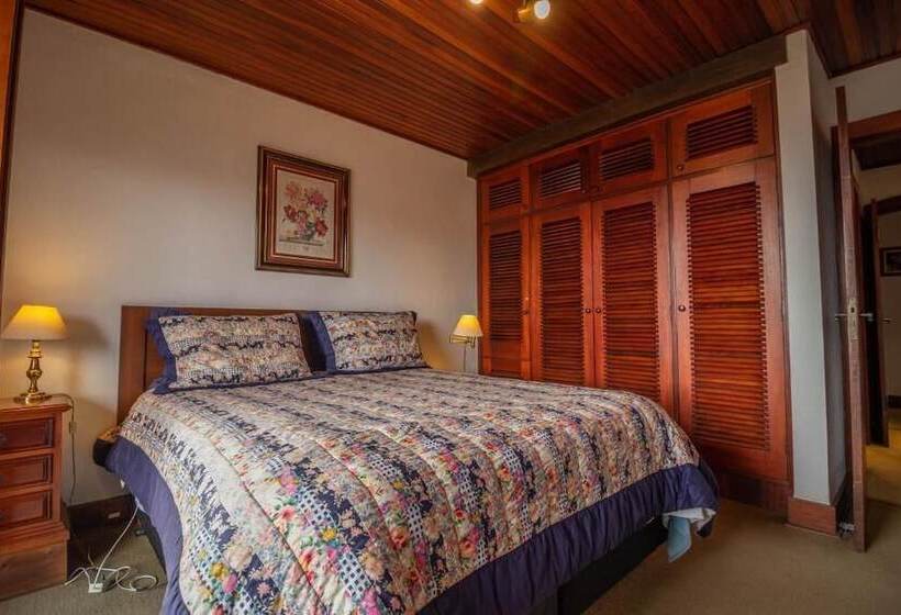 펜션 Mansão Nacional Inn