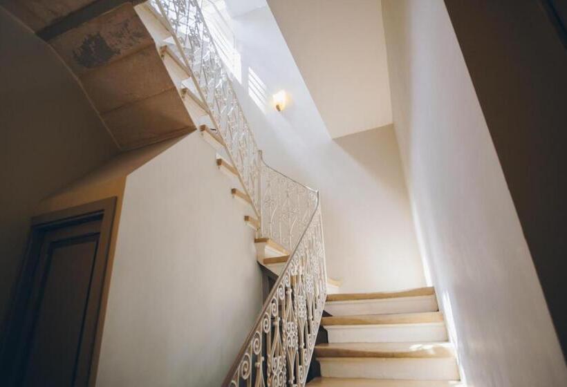 پانسیون Sally Port Senglea