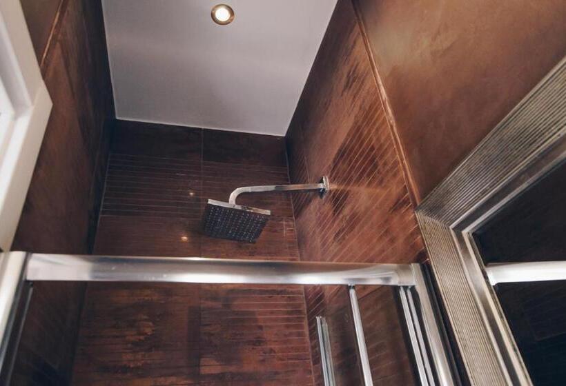 پانسیون Sally Port Senglea