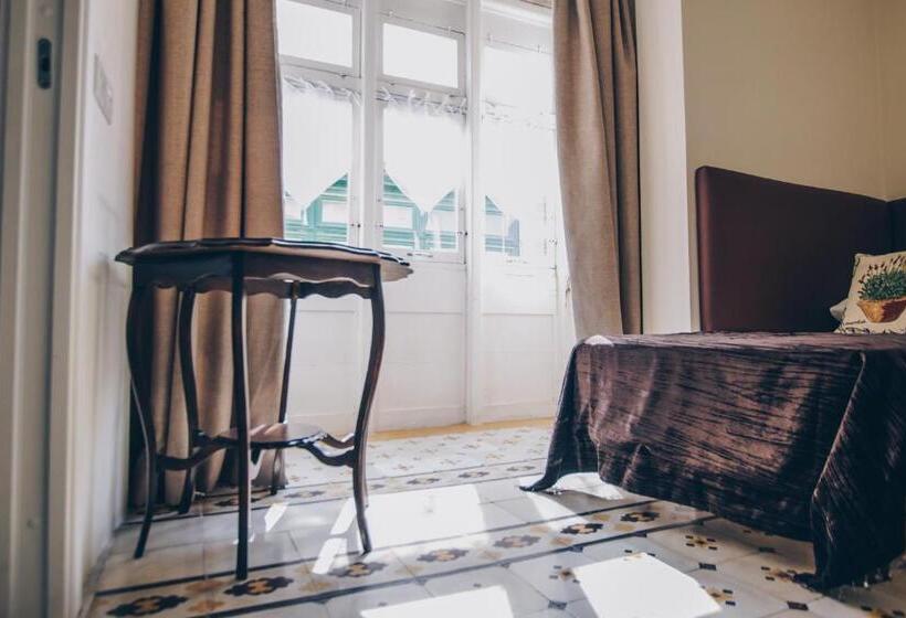 پانسیون Sally Port Senglea