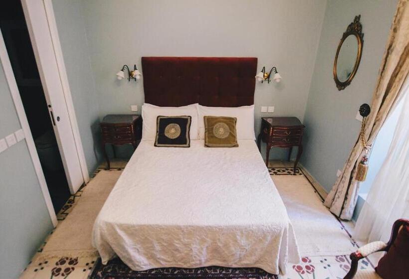 پانسیون Sally Port Senglea