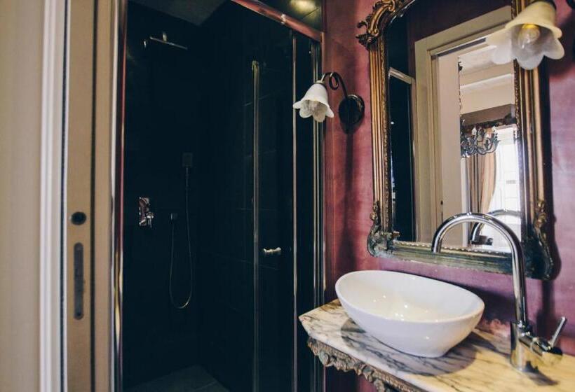 پانسیون Sally Port Senglea