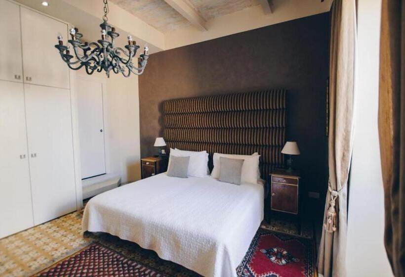 پانسیون Sally Port Senglea