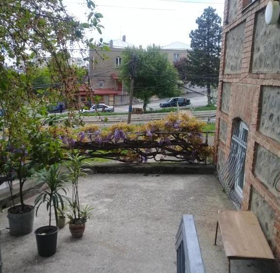 پانسیون Tlt Guest House