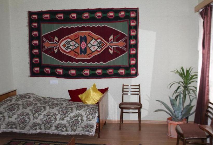 پانسیون Tlt Guest House