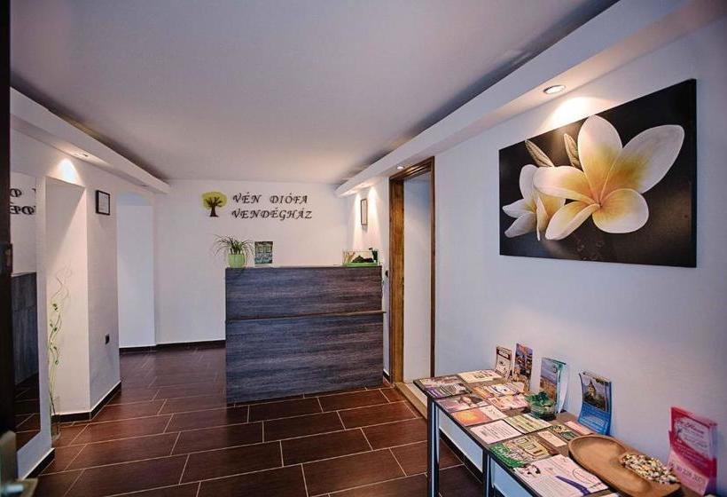 Vén Diófa De Lux Panzió