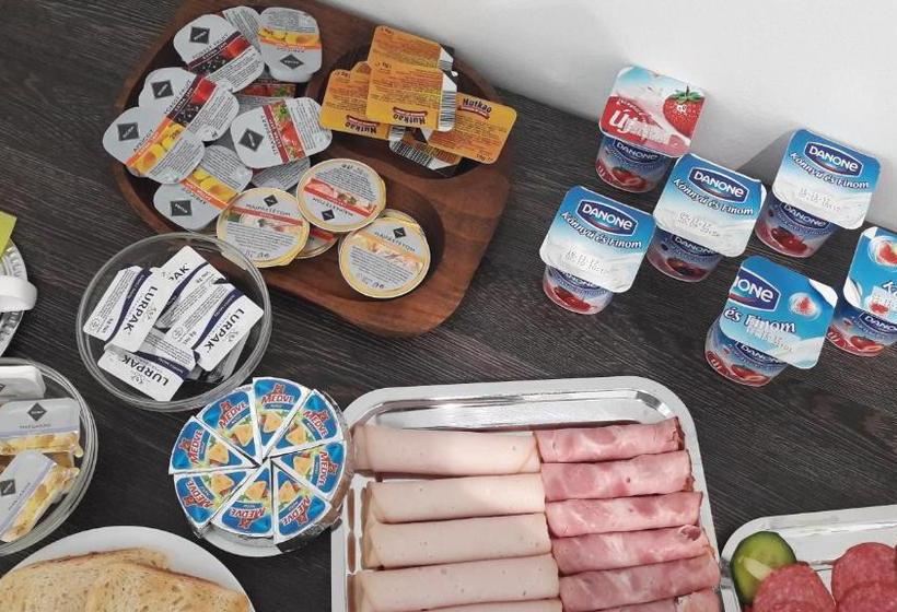 Vén Diófa De Lux Panzió