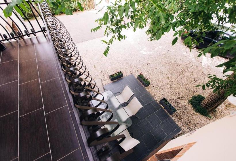 Vén Diófa De Lux Panzió