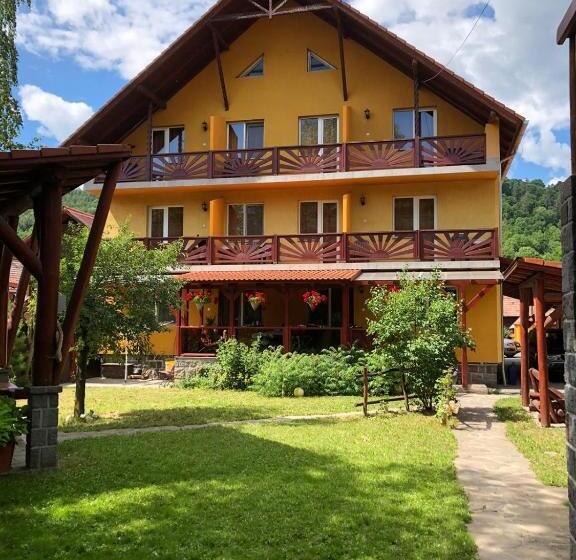 Raza Soarelui Pension