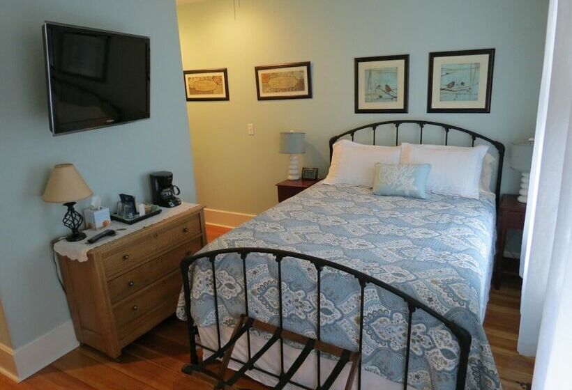 فندق صغير Cafe Drydock & Inn