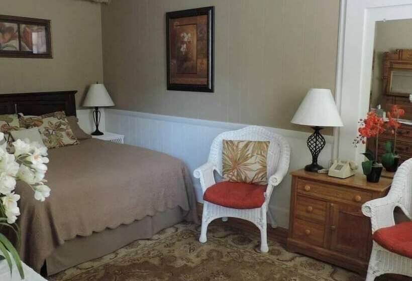 فندق صغير Cafe Drydock & Inn