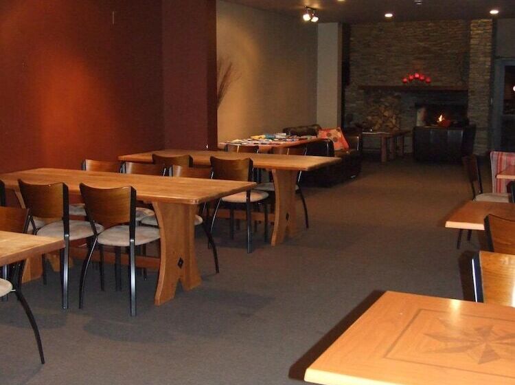 فندق صغير Drifters Inn