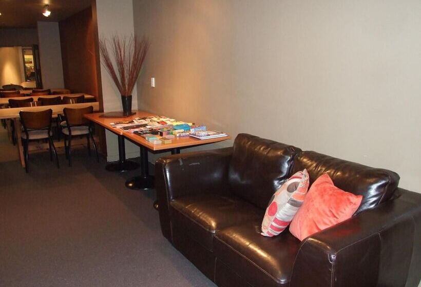 فندق صغير Drifters Inn