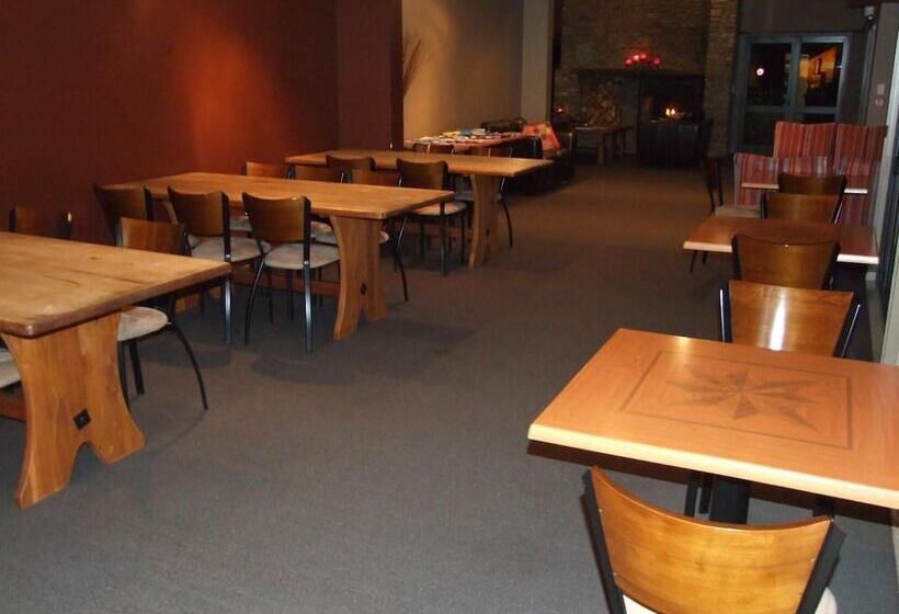 فندق صغير Drifters Inn