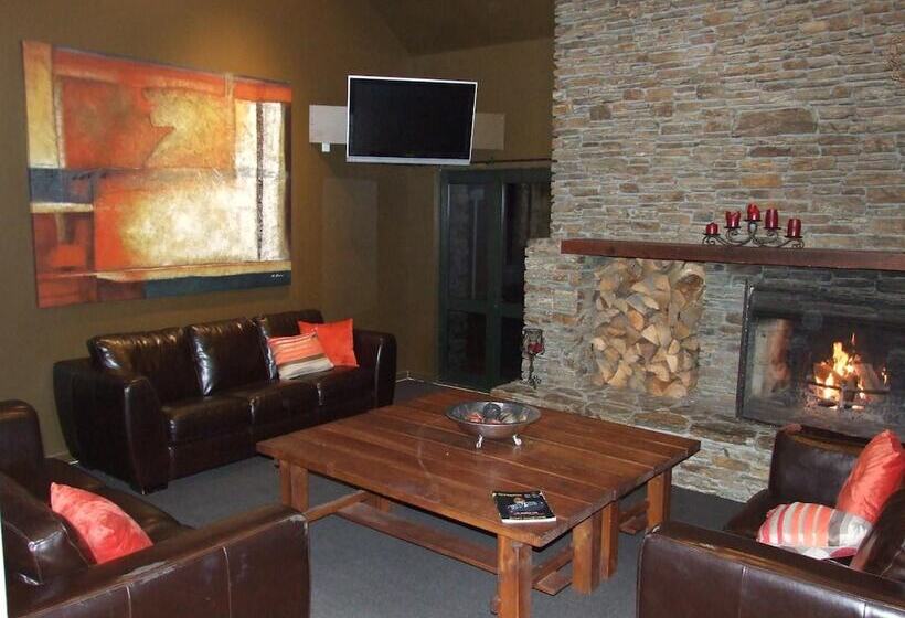 فندق صغير Drifters Inn