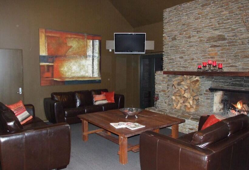 فندق صغير Drifters Inn