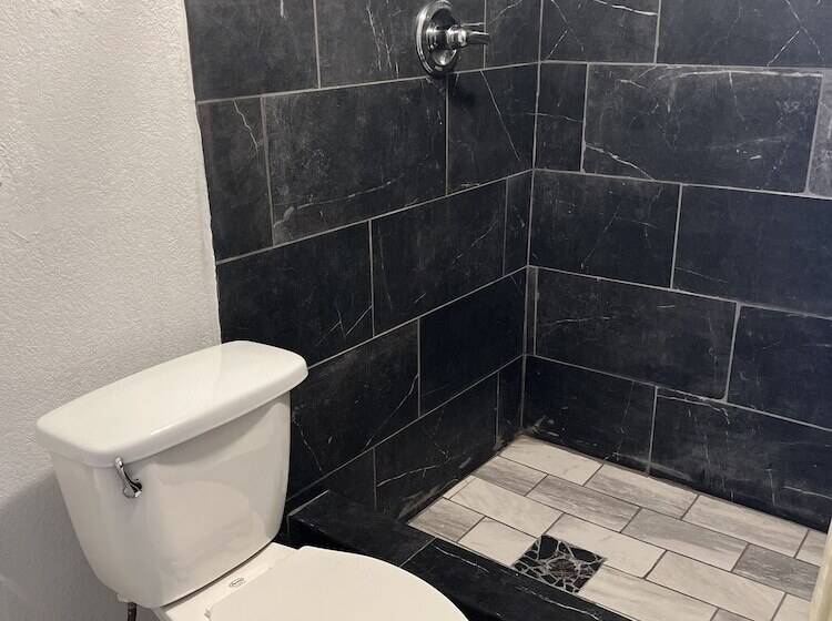 הוסטל Greensburg Inn