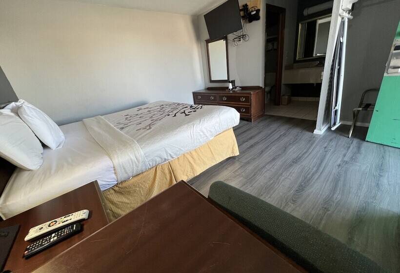 הוסטל Greensburg Inn