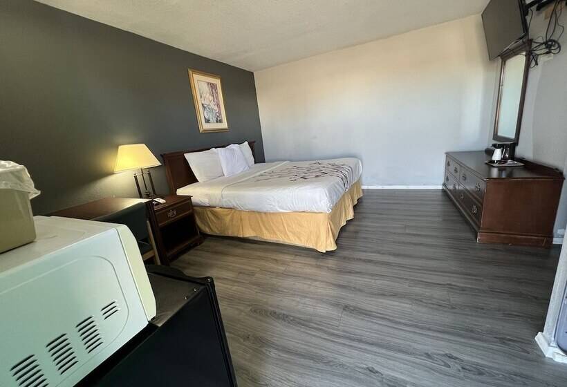 הוסטל Greensburg Inn