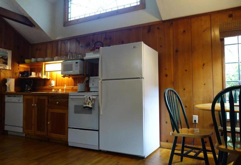 فندق صغير Harrison Street Inn