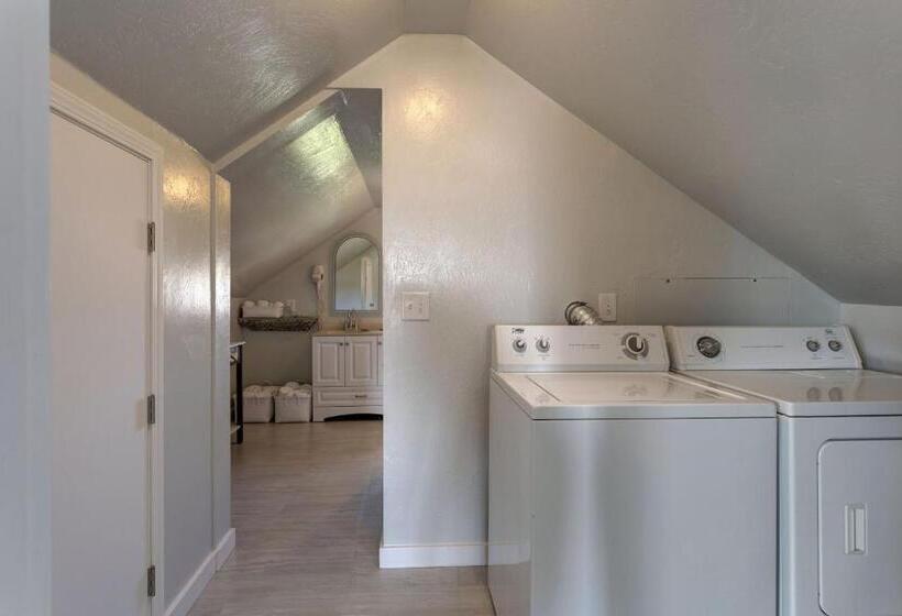 호스텔 Nantucket Inn  Anacortes