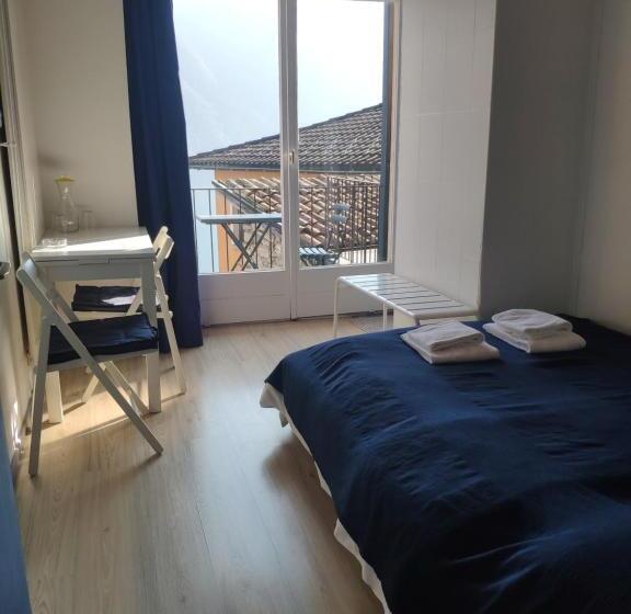 הוסטל Ristorante Le Bucce Di Gandria