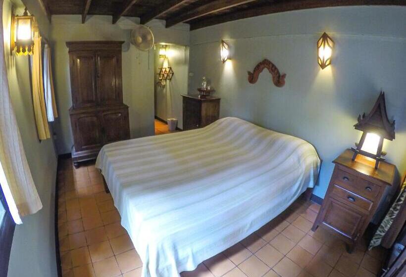 호스텔 The Riverside Guest House