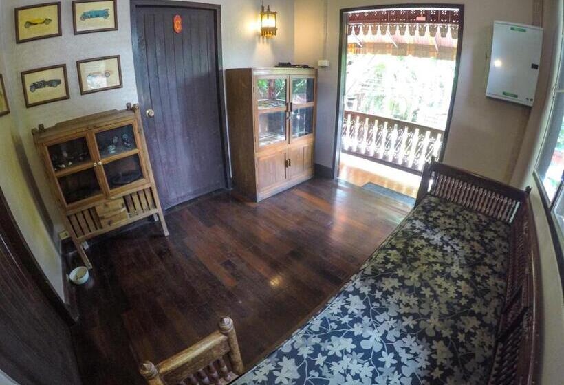 호스텔 The Riverside Guest House