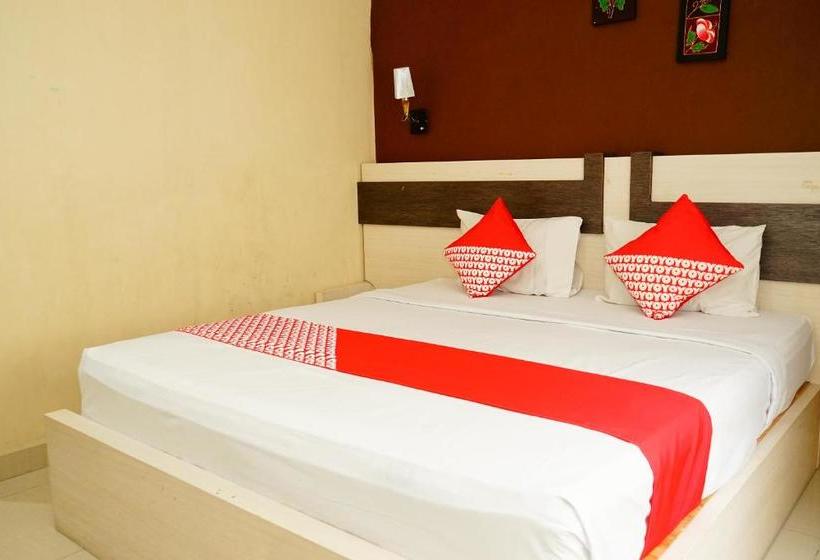 ホテル Oyo 629 Grand Vella