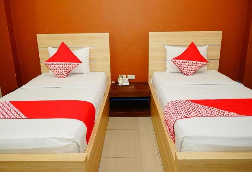 ホテル Oyo 629 Grand Vella