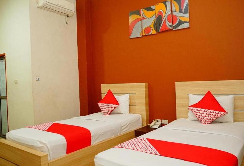 ホテル Oyo 629 Grand Vella