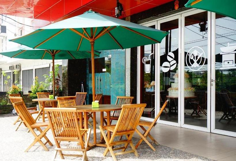 ホテル Oyo 629 Grand Vella