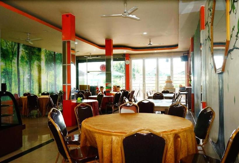 ホテル Oyo 629 Grand Vella