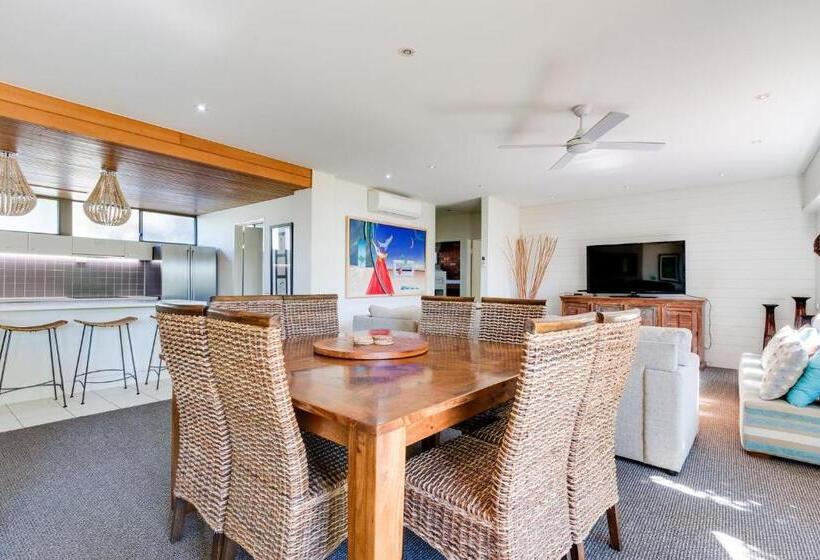 Nautilus Beachfront Villas & Spa