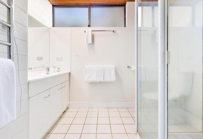 Nautilus Beachfront Villas & Spa