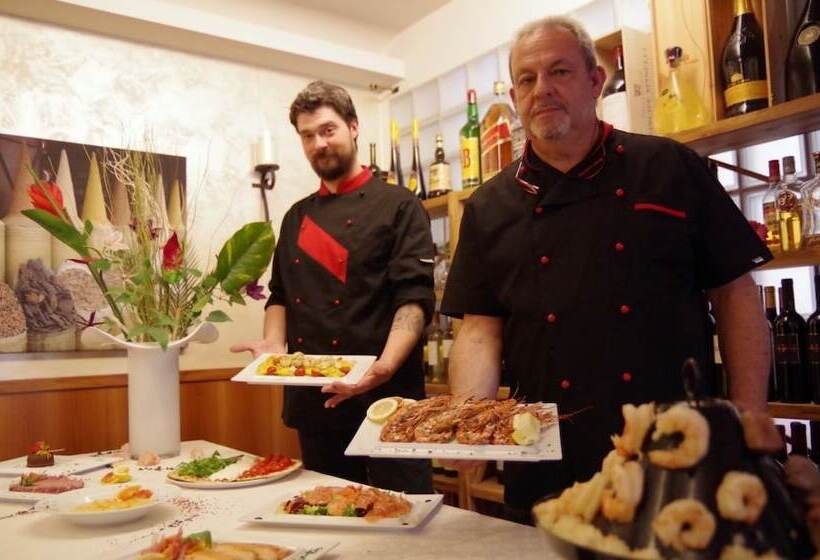 פנסיון Bahnhof Haus