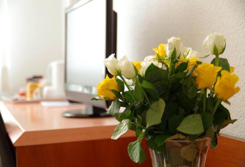 פנסיון Bahnhof Haus