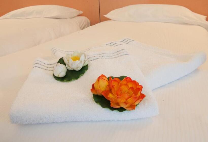 פנסיון Bahnhof Haus