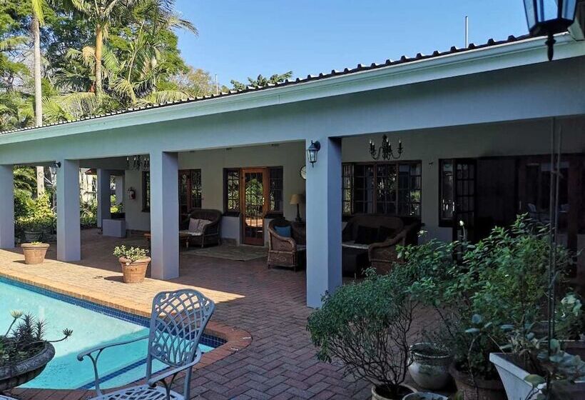 פנסיון Brackens Guest House