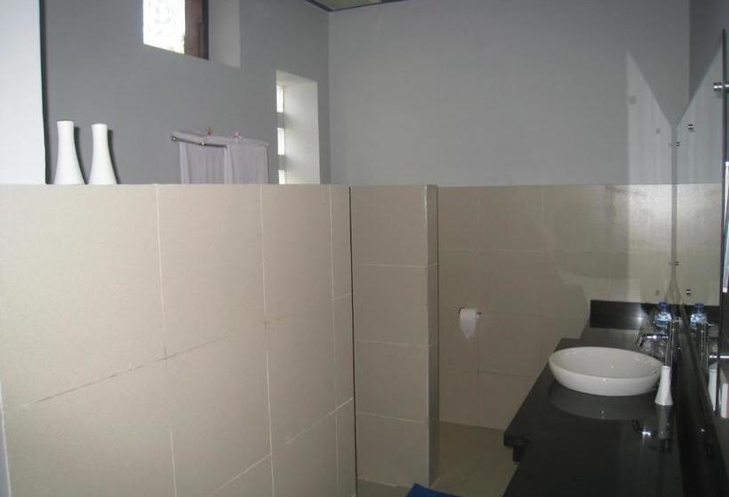 פנסיון Cafe Alberto B And B