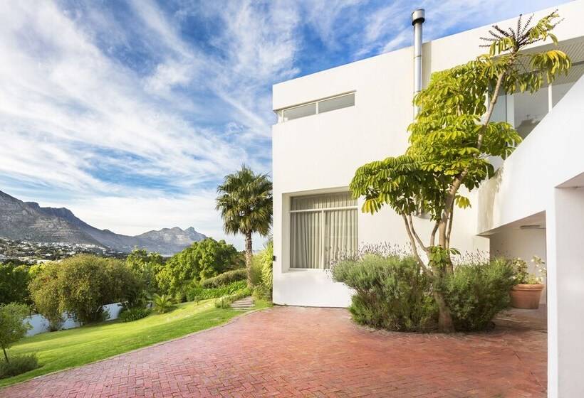 بنسيون Cube Guest House