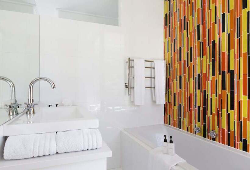 بنسيون Cube Guest House