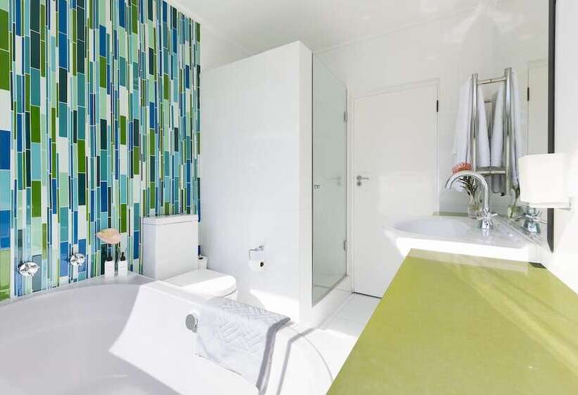 بنسيون Cube Guest House