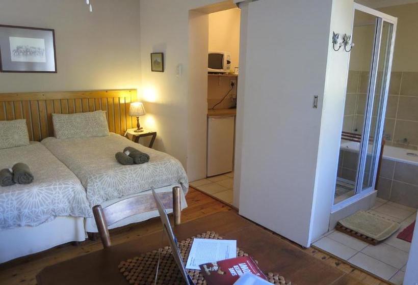 پانسیون Dempsey S Self Catering Guest House