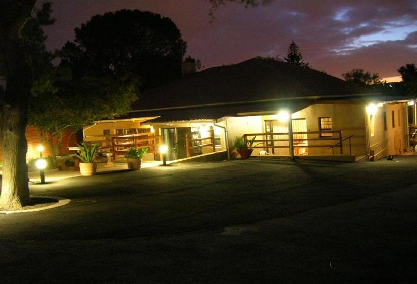 پانسیون Dempsey S Self Catering Guest House