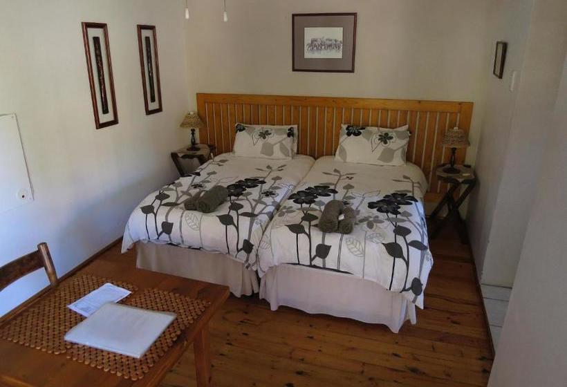 پانسیون Dempsey S Self Catering Guest House