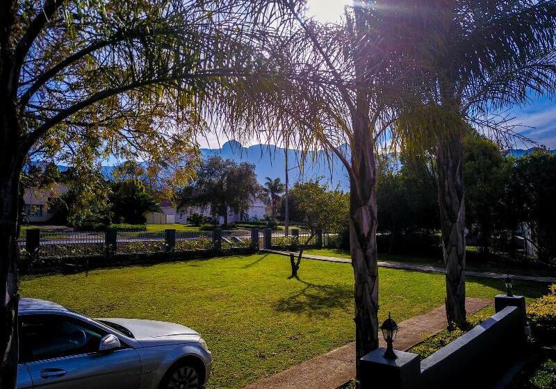 פנסיון Elianthe Guesthouse