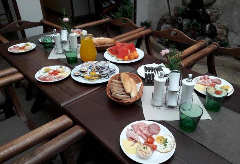 膳宿费 Excalibur Penzion A Restaurace